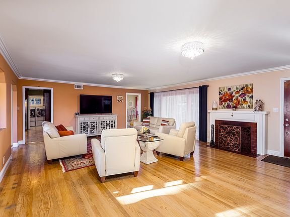 4th image of 161 Gordon Ave
