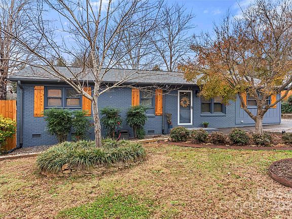 2nd image of 2311 Maplewood Dr