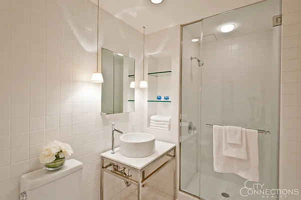 Rented by City Connections Realty | media 18