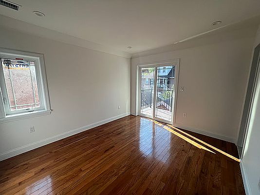 5th image of 209-47 45th Dr #1