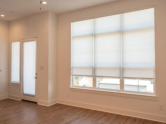 4th image of 13325 Bee St #403