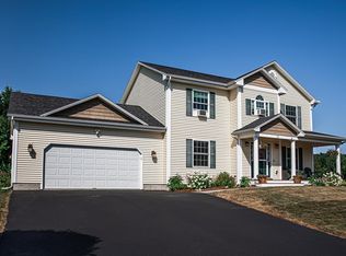 15 Cottonwood Xing, Colchester, VT 05446