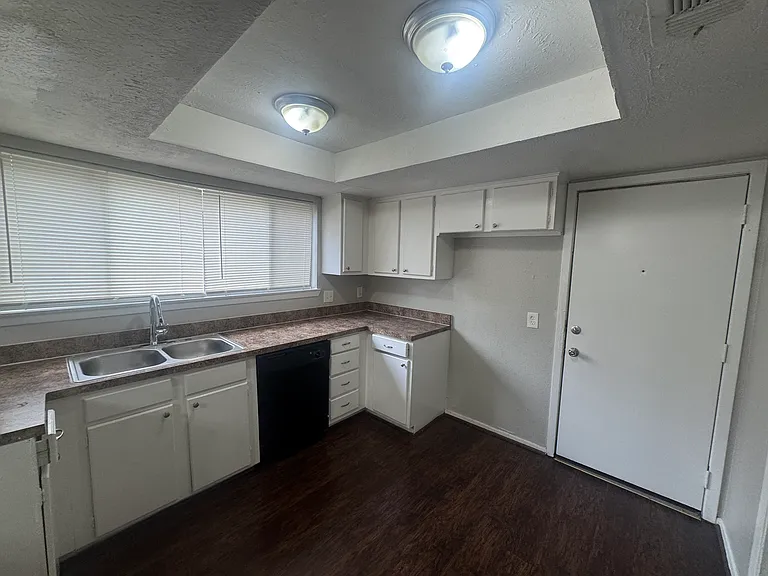23139 Lestergate Dr — Photo 8