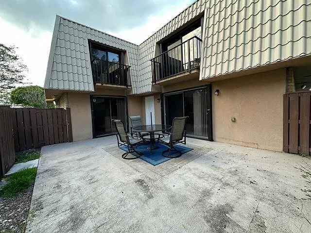 2 bed, 2.5 bath, 1236 sqft, $2,300 — Photo 3