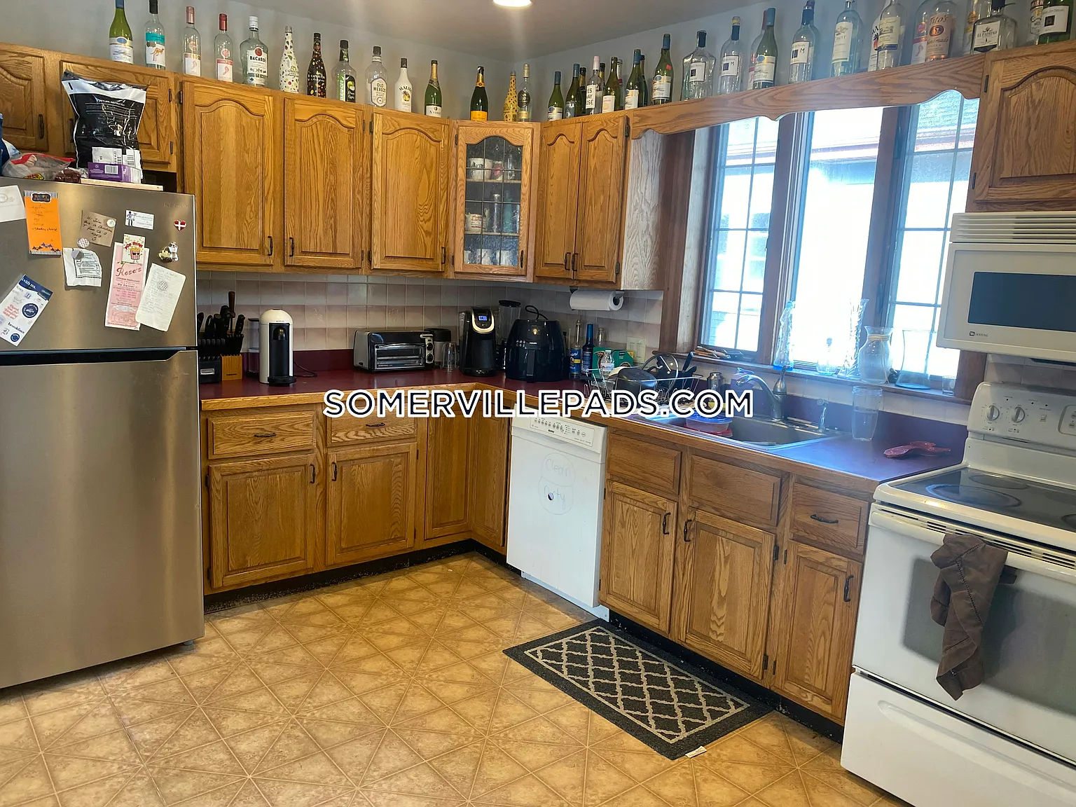 4 bed, 9999 sqft, $5,400 — Photo 4