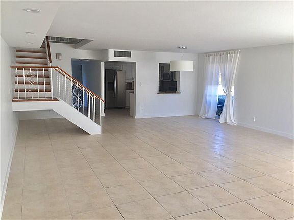 4th image of 2314 NE 11th Street #2314