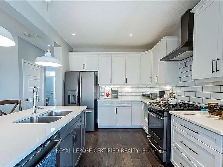 940 Reeves Ave — Photo 11