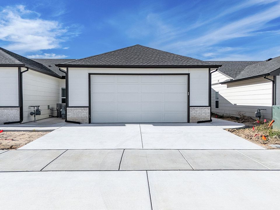 1st image of 809 S Bay