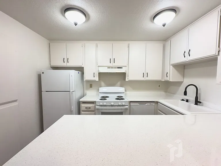Tuscan Villa Apartments — Photo 16