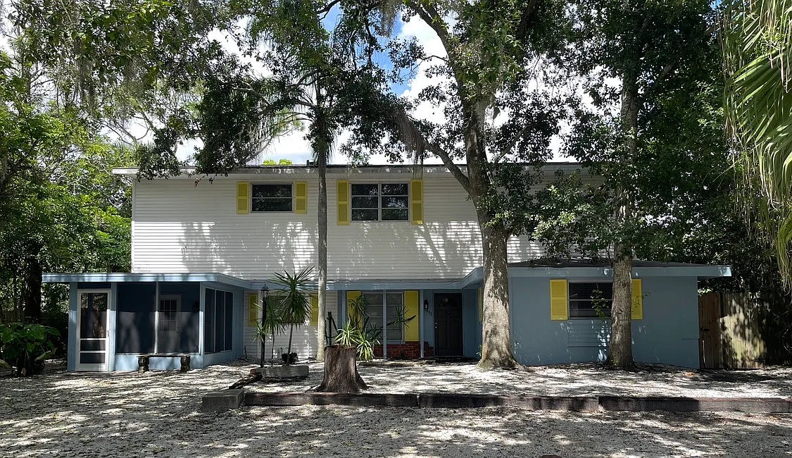 2 bed, 1.5 bath, 1450 sqft, $2,100 — Photo 1