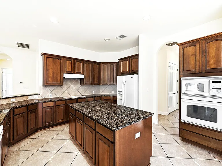 201 Varco Dr — Photo 9