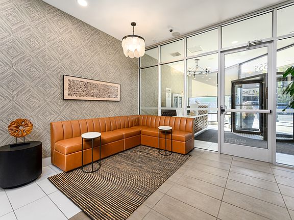 3rd image of 2555 N Clark St #1103