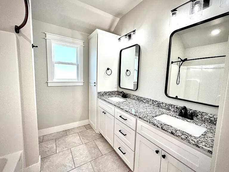 1903 E Hudson Dr — Photo 12