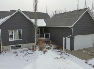 38272 S Range Road 265, Red Deer County, AB T4E0Z4