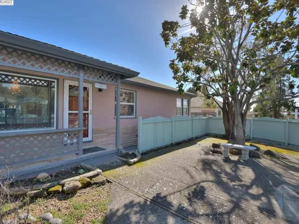 1623 East St, Hayward, CA 94541