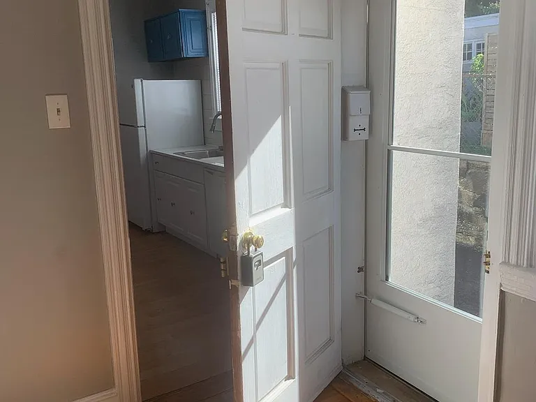 412 Maple St #1 — Photo 2