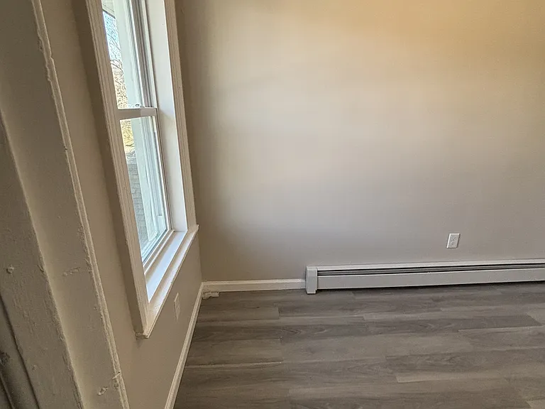 175 Grove St — Photo 2