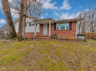 1904 S Hills Dr, Knoxville, TN 37920