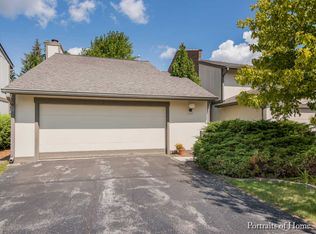 2507 Honeysuckle Ln, Rolling Meadows, IL 60008