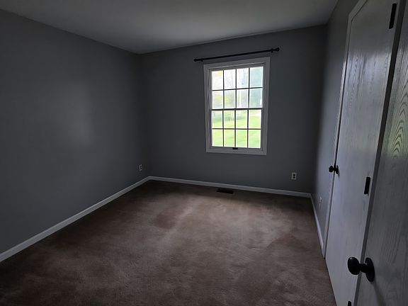 2nd image of 291-293 W Lovell St #291