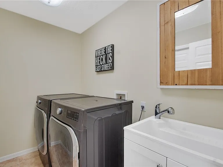 739 S Easy St — Photo 25