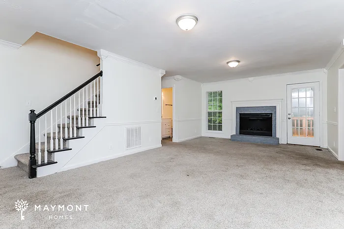 3 bed, 2.5 bath, 1912 sqft, $1,895 — Photo 4