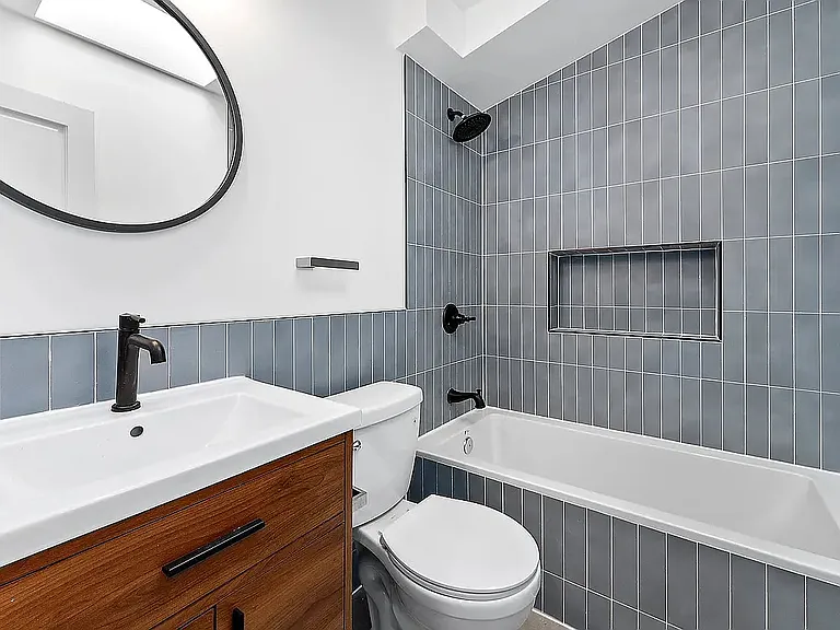 68 Linden St #2 — Photo 9