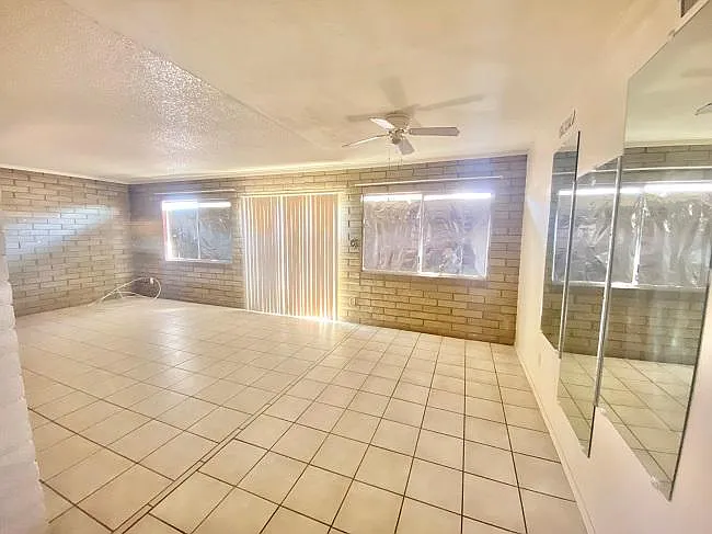 2 bed, $1,100 — Photo 4