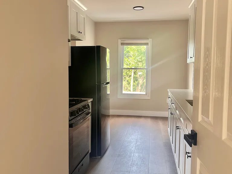752 Belmont Ave #7 — Photo 10
