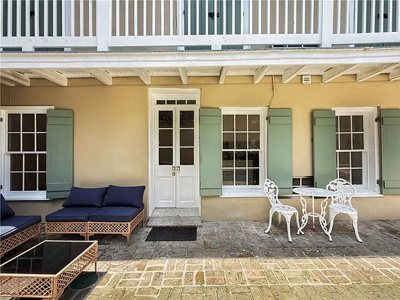 4th image of 618 Dauphine St #1D