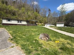 167 Honaker Rd, Richlands, VA 24641