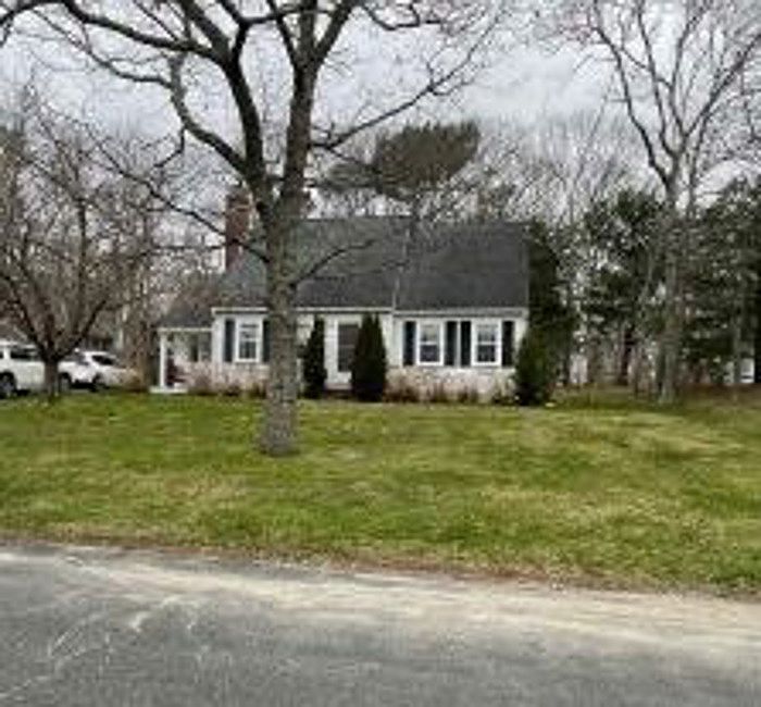 1st image of 8 Spencer Dr