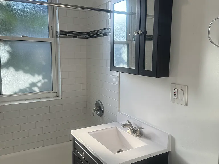 4220 N Clark St #1 — Photo 19