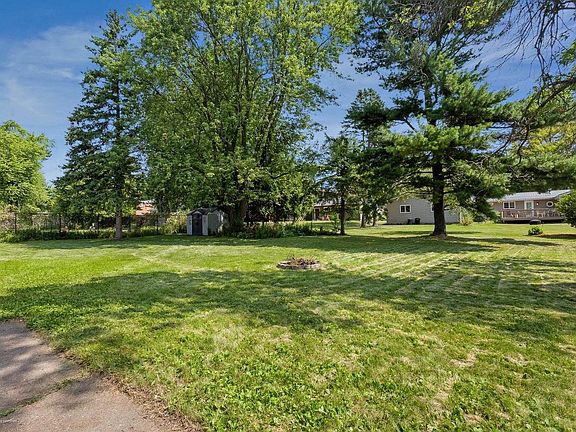 4th image of 1613 N PEACH AVENUE