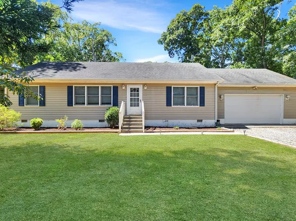 2282 Brigantine Blvd, Greenbackville, VA 23356