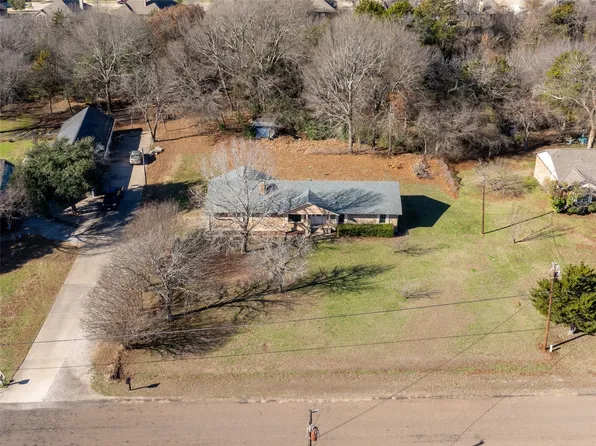 605 Little Creek Trl, Red Oak, TX 75154
