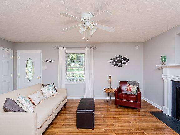3rd image of 6918 Forest Dr
