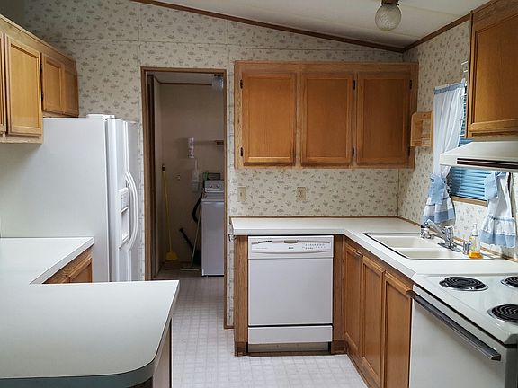 3rd image of 3700 14th Ave SE Unit 98