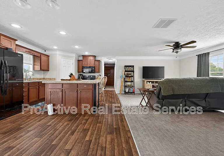 1053 Pitchkettle Rd — Photo 24