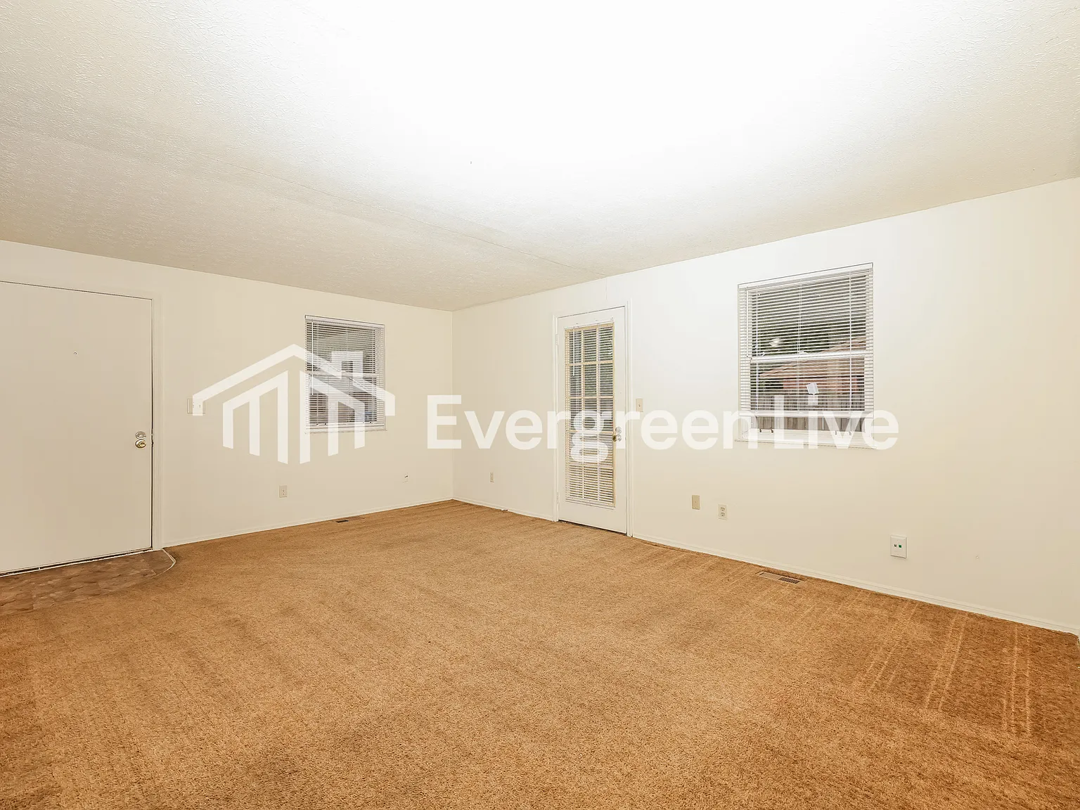 3 bed, 1.0 bath, 933 sqft, $995 — Photo 4