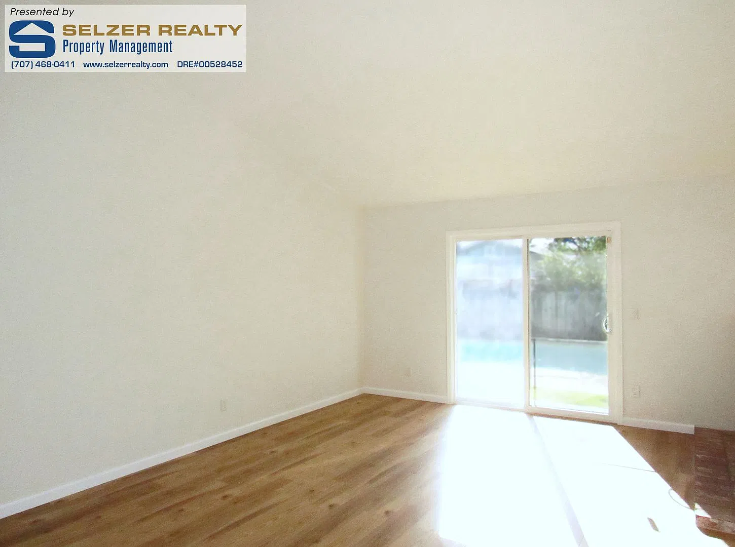 Comfortable 3 bd. home w/ inground pool near schools, parks, & shopping! — Photo 3