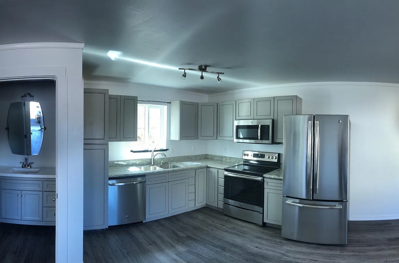 1 bed, 1.5 bath, 690 sqft, $1,000 — Photo 1