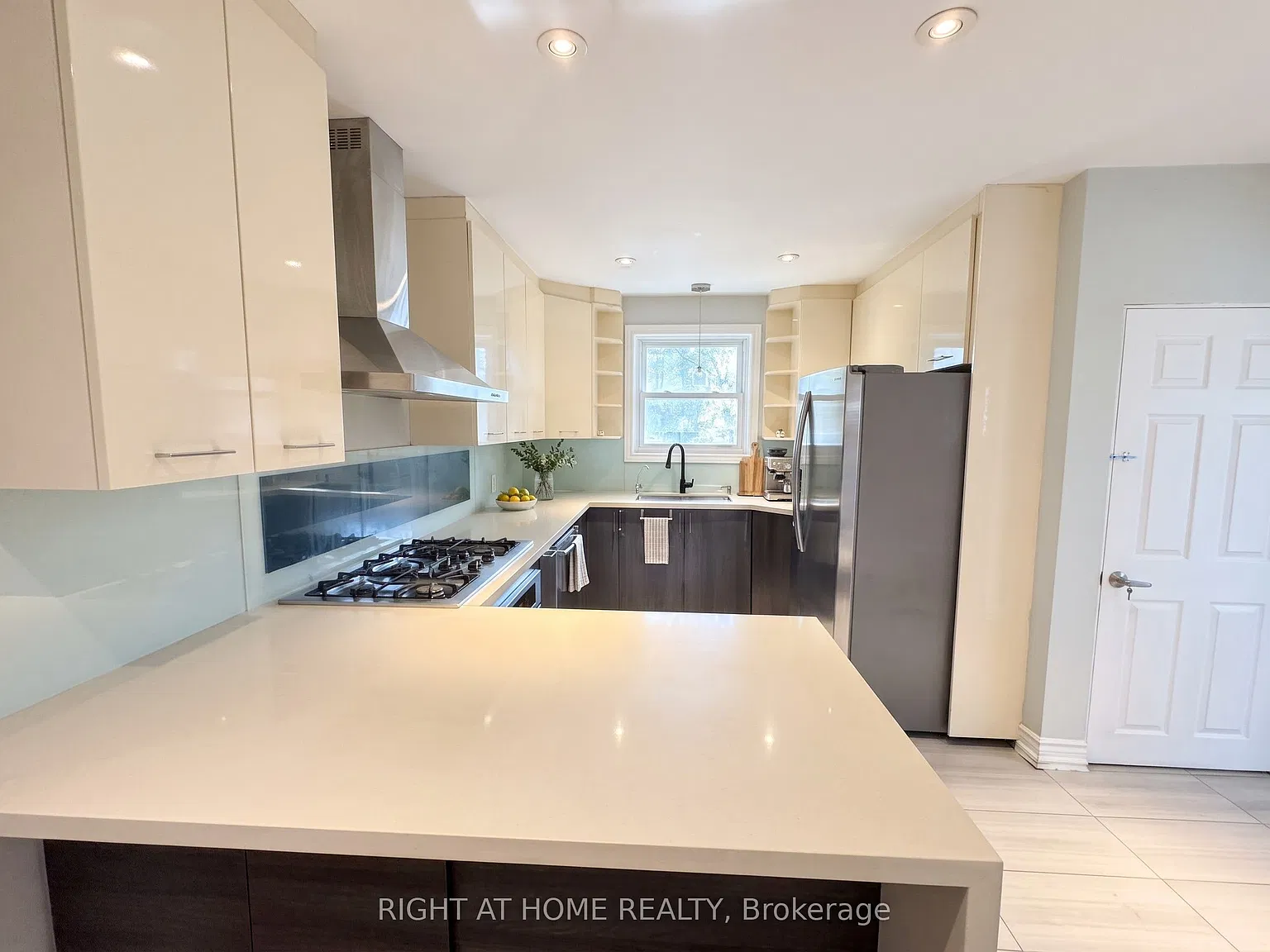 6 bed, $4,200 — Photo 2