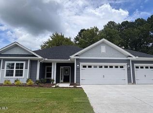 110 Firethorn Circle, Wallace, NC 28466