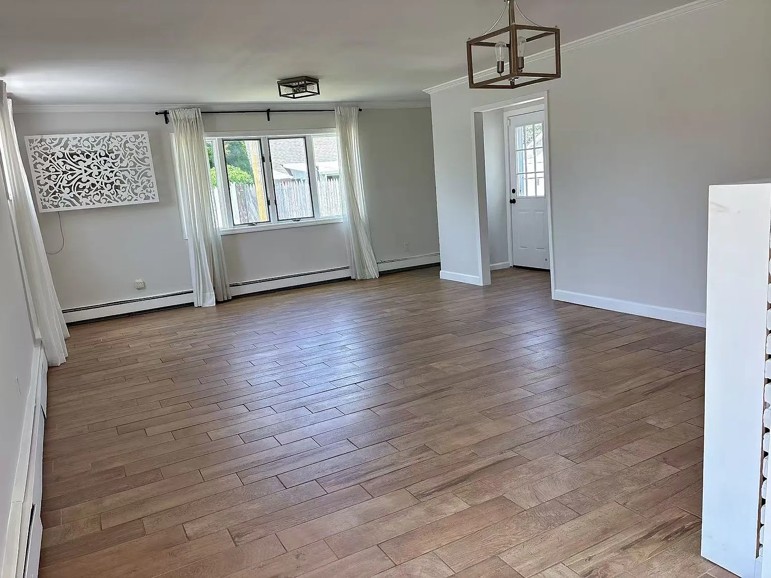 4 bed, 1359 sqft, $4,500 — Photo 4