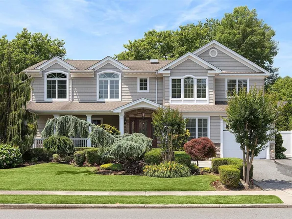 15 Livingston Avenue, Jericho, NY 11753