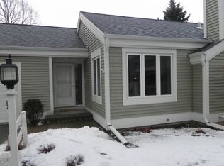 2 Pin Oak Trl, Madison, WI 53717