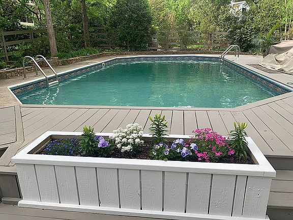 2nd image of 1 Iris Ln