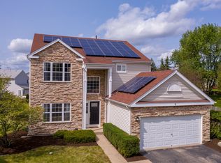 9 Tenneyson Ct, Lake In The Hills, IL 60156
