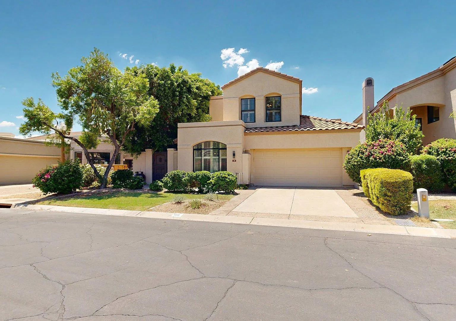 3 bed, 2.5 bath, 2515 sqft, $4,500 — Photo 3